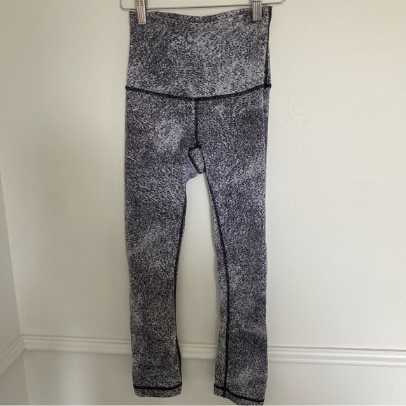 LULULEMON Hi-Rise Wunder Under Black White Speckle Splattered Brushed Leggings - Picture 1 of 6